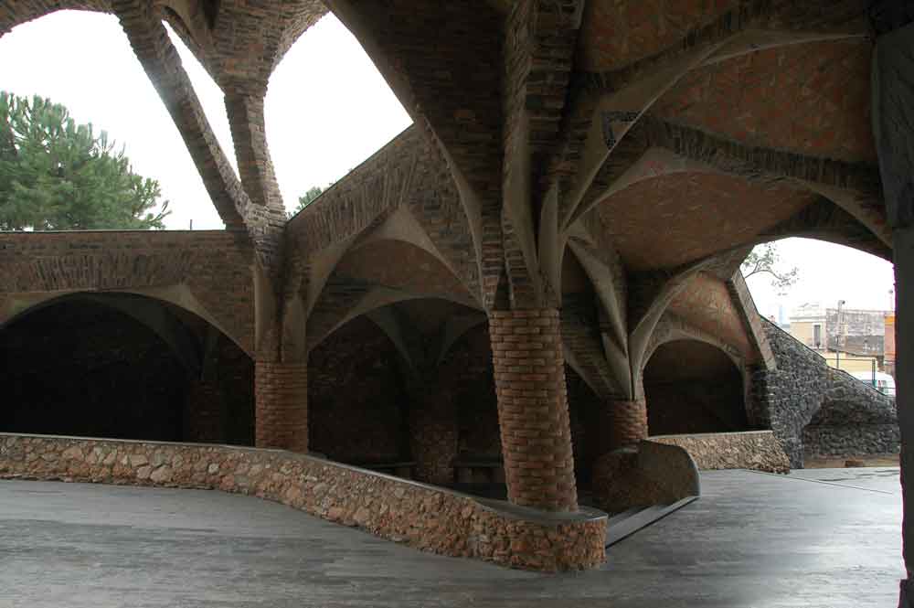 11 - Santa Coloma de Cervelló - Gaudí - cripta de la colonia Güell